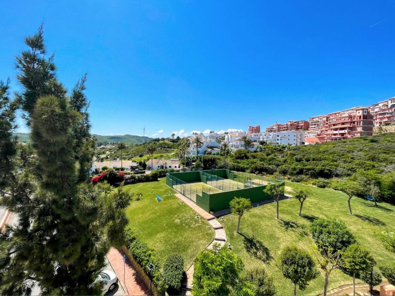 Duquesa Suites Golf And Garden Castillo de Sabinillas Dış mekan fotoğraf